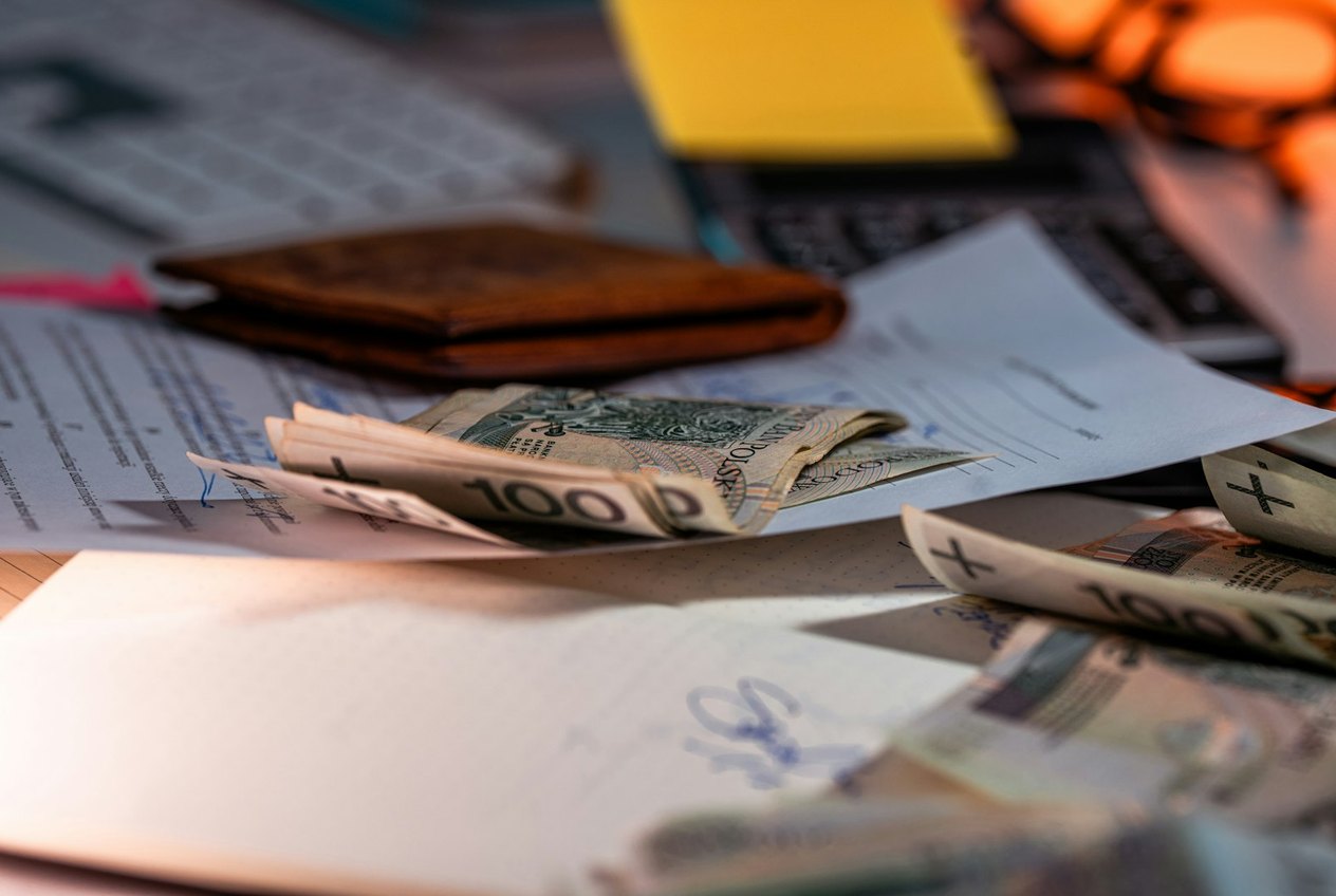 Dear Therapist: My Boyfriend Has a Lot of Debt, And I Am Not Sure if I Should Marry Him